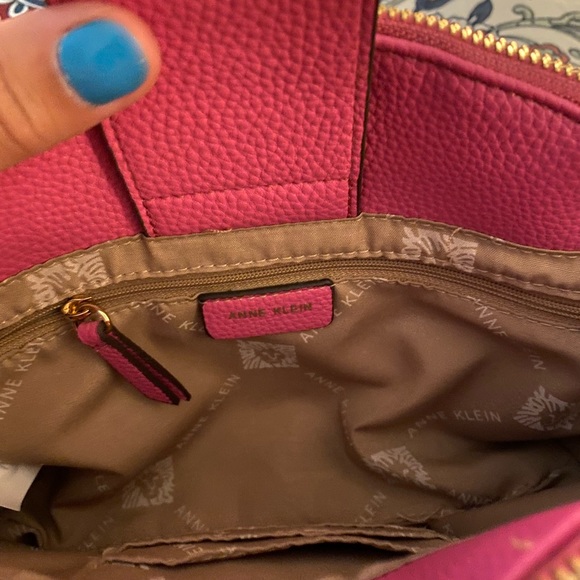 Handbag - Picture 7 of 10